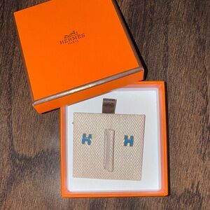 Hermès Mini Pop H earrings